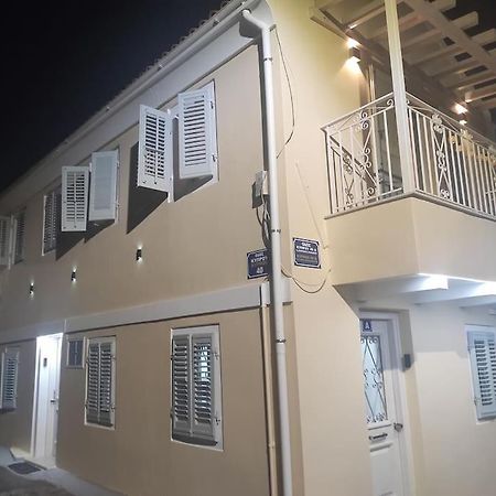 Garitsa Apartments Corfu  Экстерьер фото